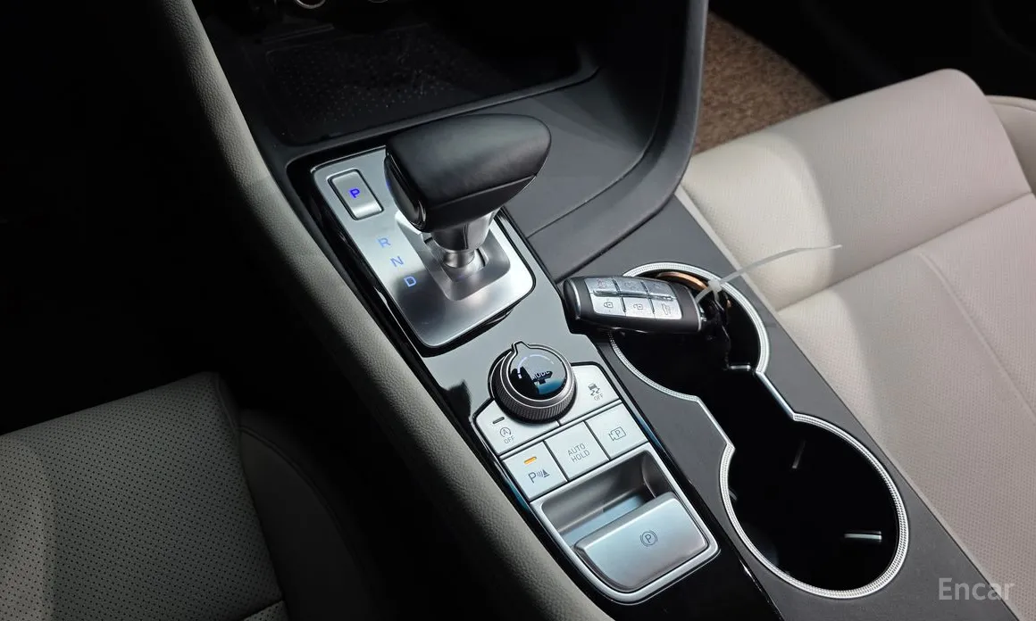 صورة 9 - Genesis G70