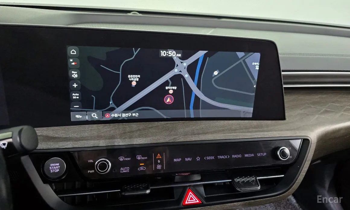 Photo 13 - Kia K8