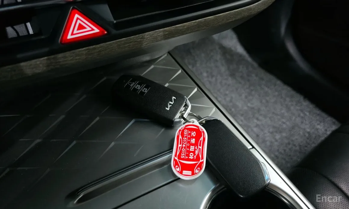 Photo 15 - Kia K8
