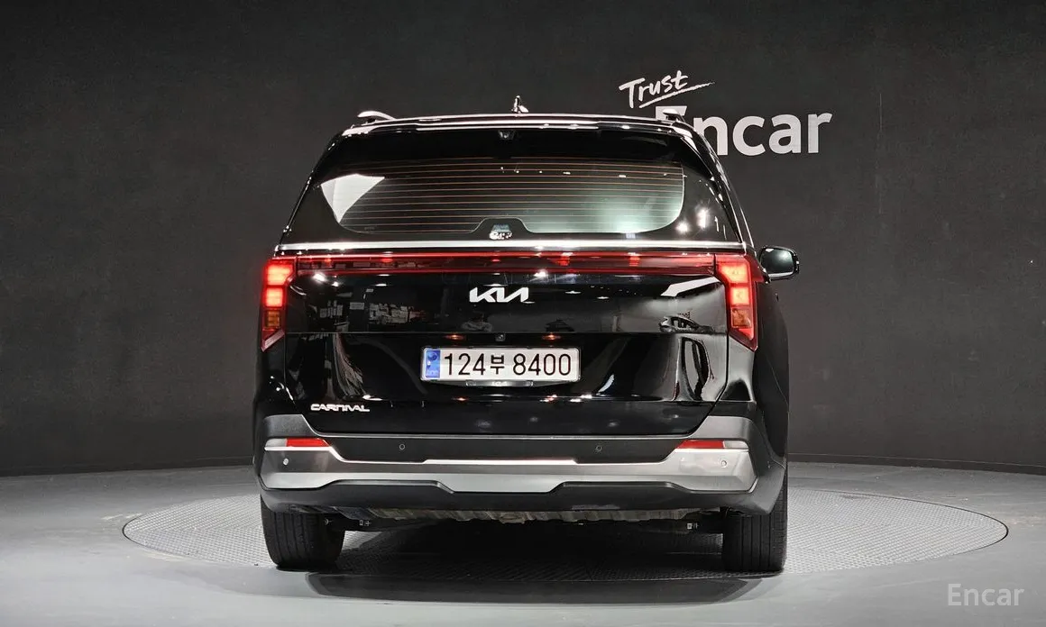Kia Carnival 2023 9-Seater Noblesse