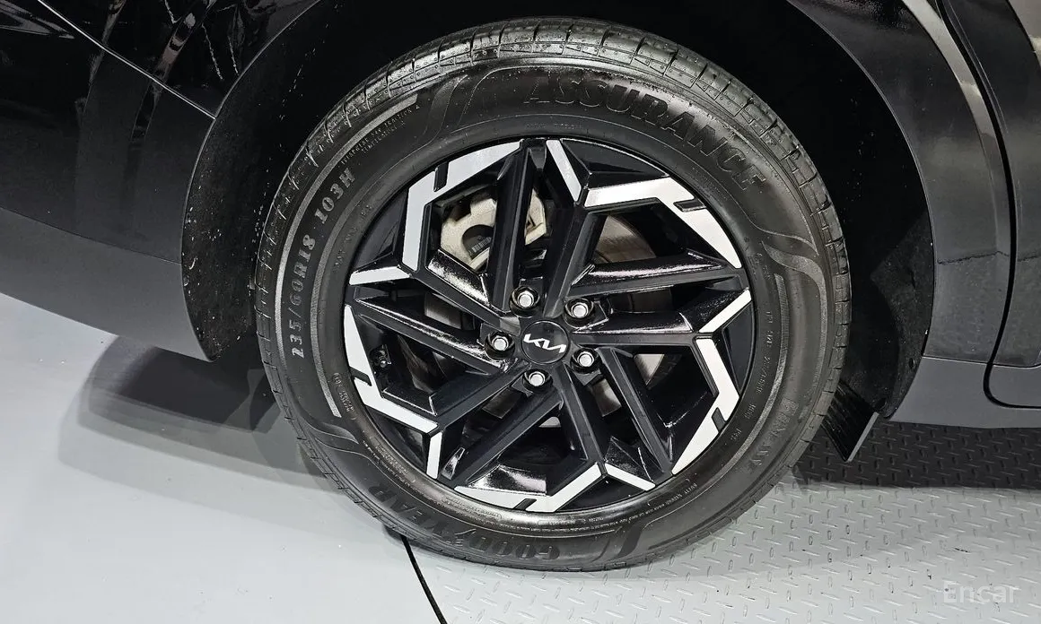 Kia Carnival 2023 9-Seater Noblesse