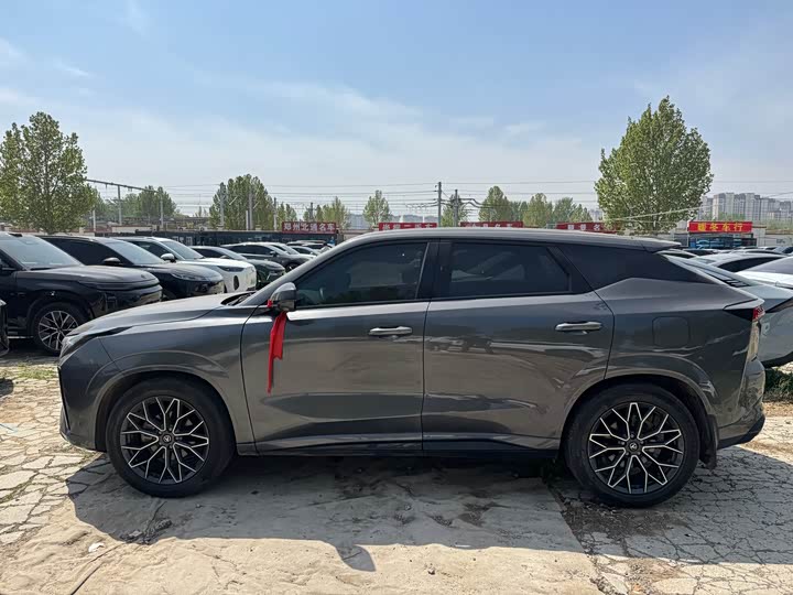 Changan UNI-Z Hybrid 2025 2025款 智慧新蓝鲸 125km 战舰+