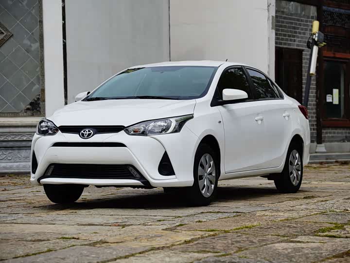 2022 Toyota Yaris L