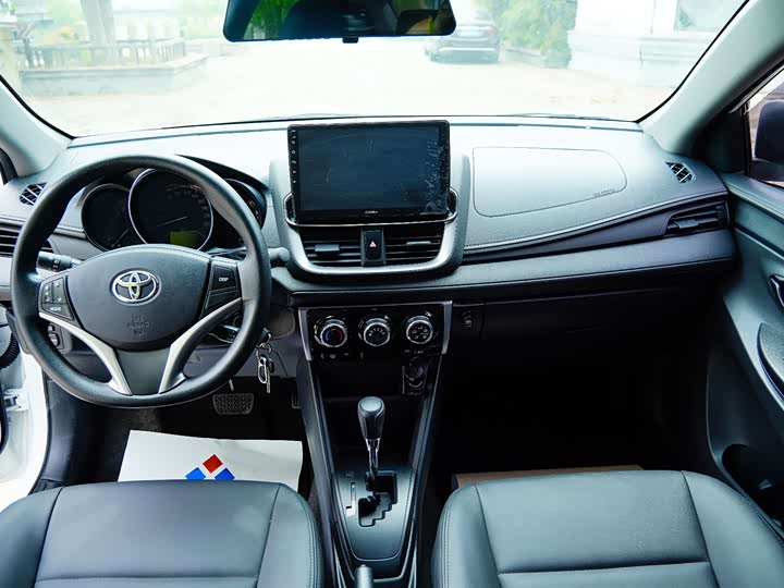 2022 Toyota Yaris L