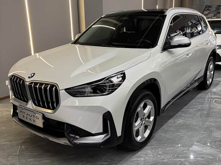 Photo 1 - BMW X1