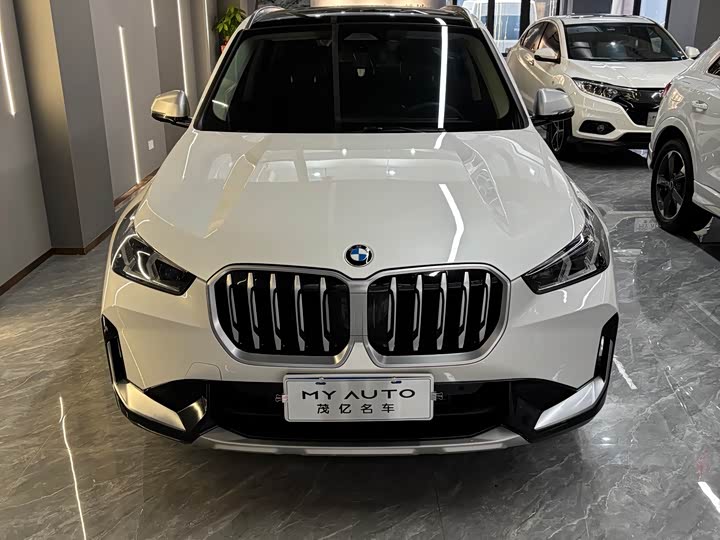 Photo 2 - BMW X1