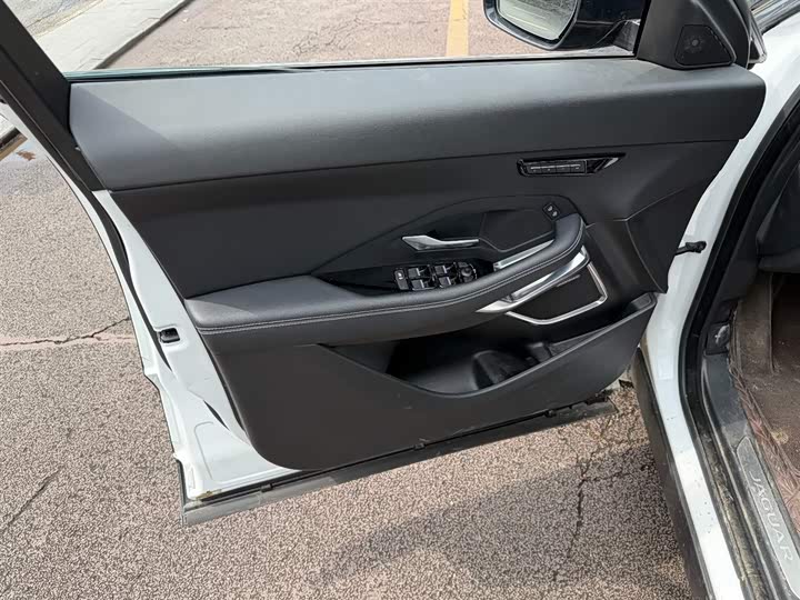 Jaguar E-Pace 2024 2024款 进取运动版 R-DYNAMIC S