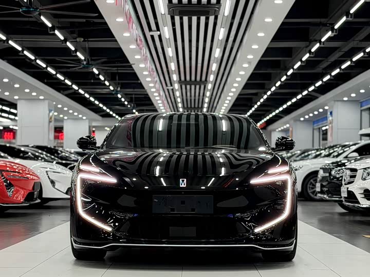 2026 Avatr 12