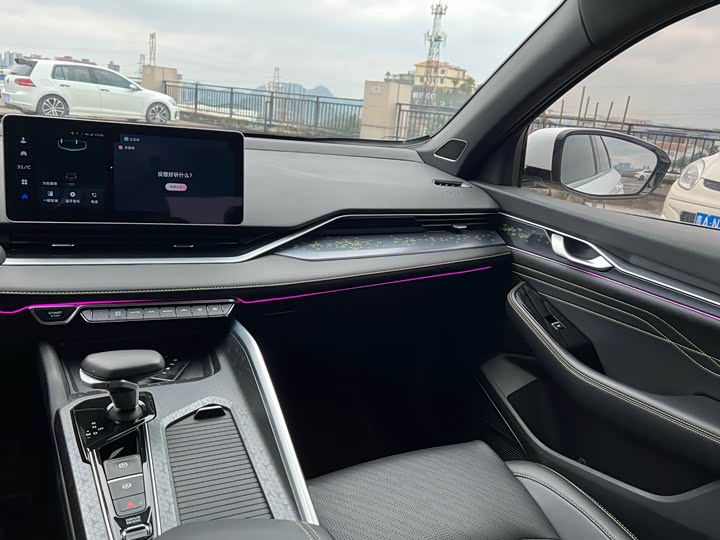 Zdjęcie 8 - Geely Preface