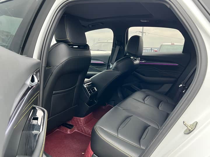 Zdjęcie 9 - Geely Preface