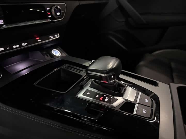 Фото 9 - Audi Q5L