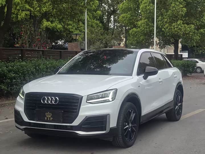 Photo 1 - Audi Q2L