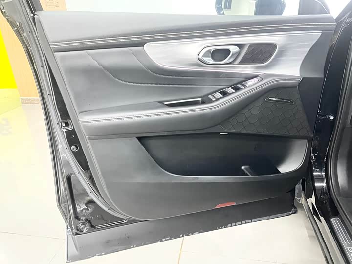 Zdjęcie 8 - GAC Trumpchi GS8