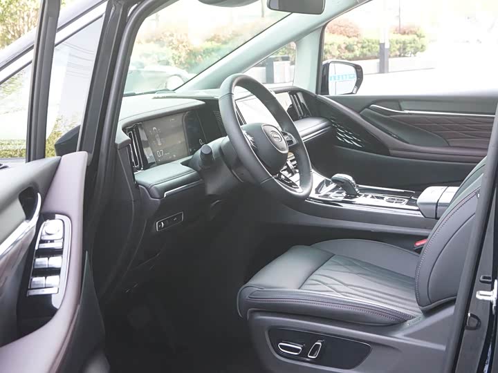 GAC Trumpchi M8 2024 2024款 大师系列 400T 尊贵版