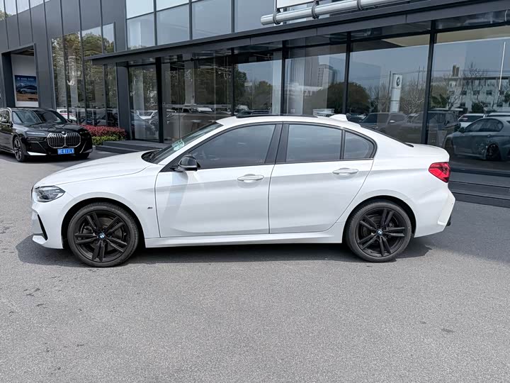 Photo 2 - BMW 1 Series