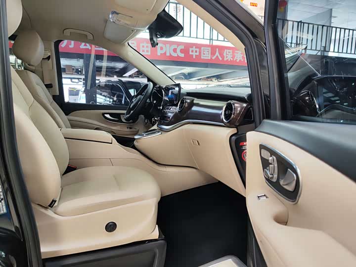 Mercedes-Benz V-Class 2021 2021款 V 260 领航版