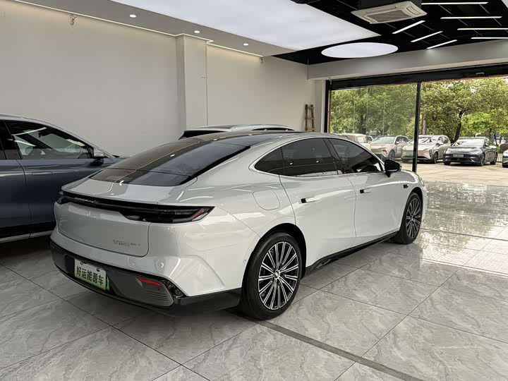 Geely Galaxy Starshine 8 EM-i 2025 2025款 130km EM-P 探索版