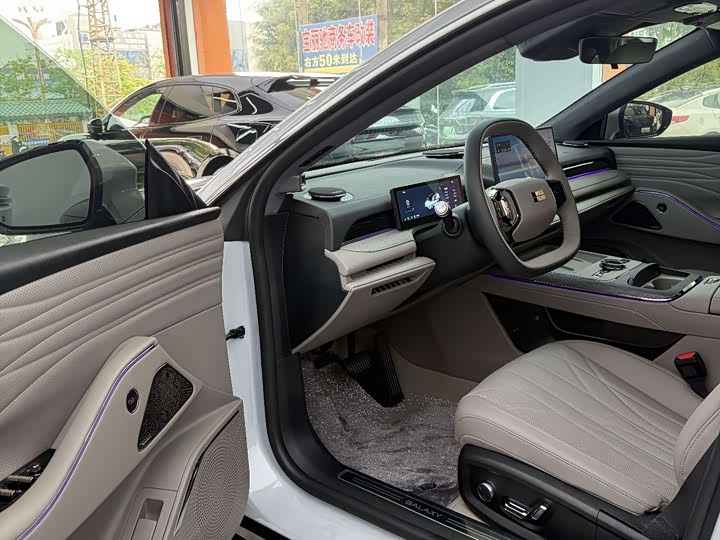 Geely Galaxy Starshine 8 EM-i 2025 2025款 130km EM-P 探索版