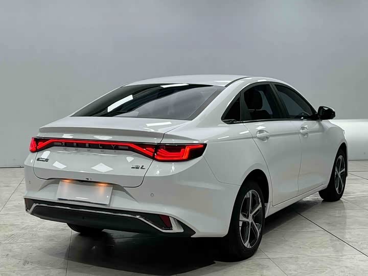Geely Emgrand L 2022 2022款 1.4T CVT至尊型