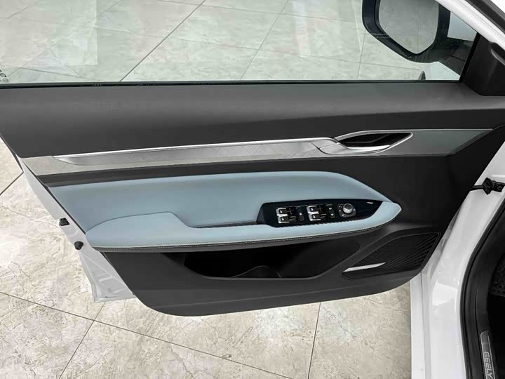 Geely Emgrand L 2022 2022款 1.4T CVT至尊型