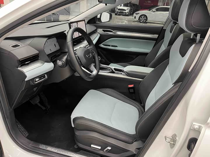 Geely Emgrand L 2022 2022款 1.4T CVT至尊型