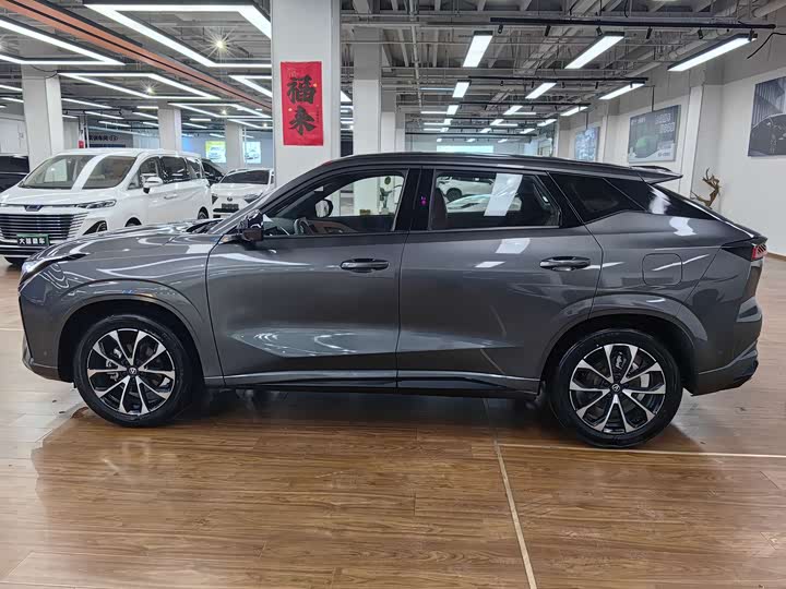 Changan UNI-Z Hybrid 2024 2024款 蓝鲸智电iDD 125km 卓越型