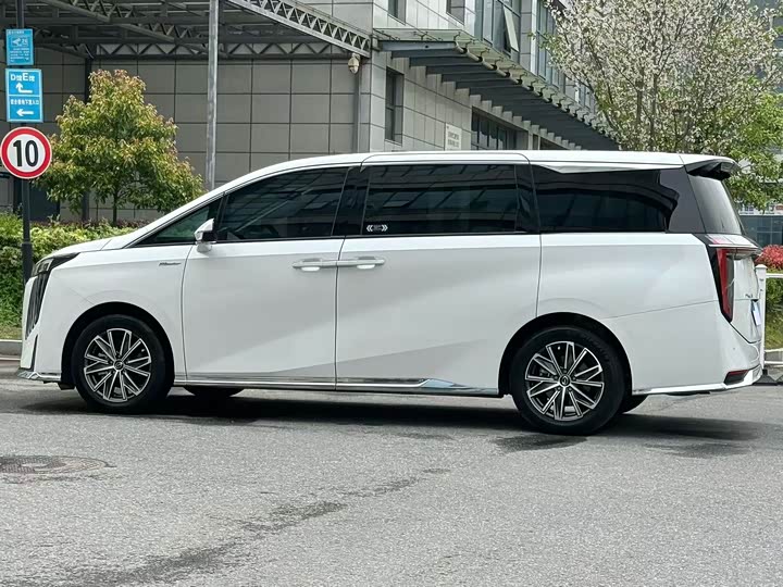 Фото 7 - GAC Trumpchi M8