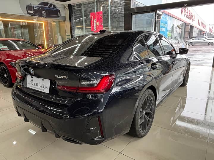 BMW 3 Series 2025 2025款 330i M运动曜夜套装