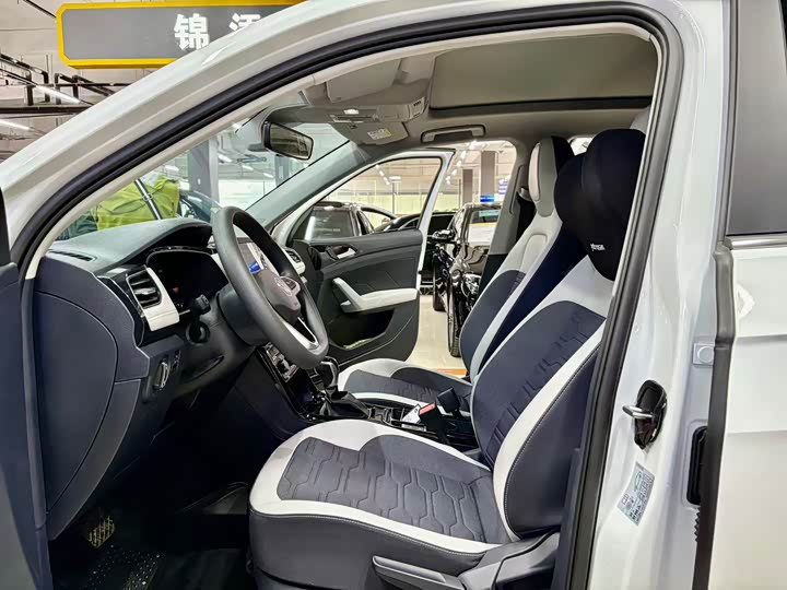 Volkswagen Tharu 2026 2026款 新锐 1.5L 锐意版