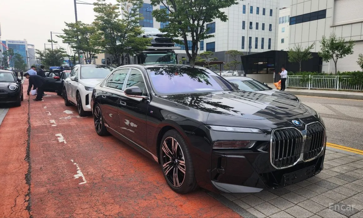 BMW 7 Series 2022 750e xDrive M Sport