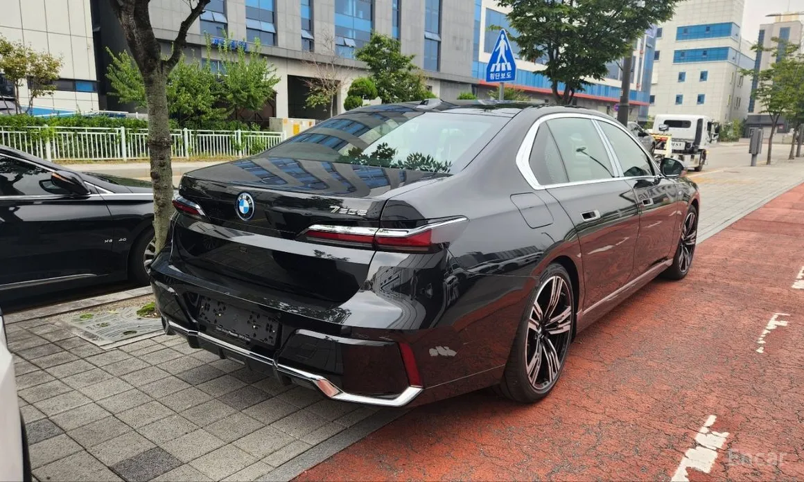 BMW 7 Series 2022 750e xDrive M Sport