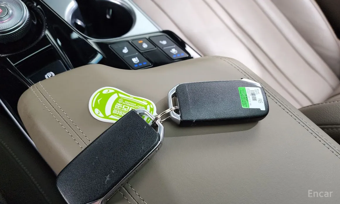 Photo 15 - Kia K8