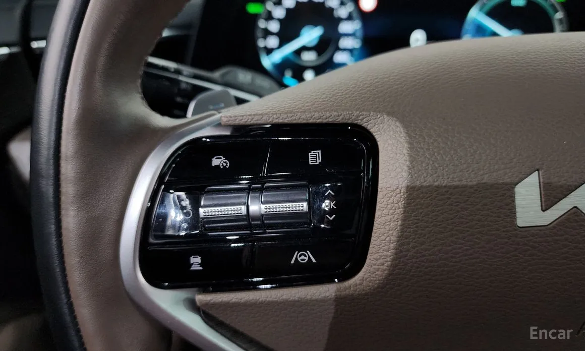 Photo 16 - Kia K8