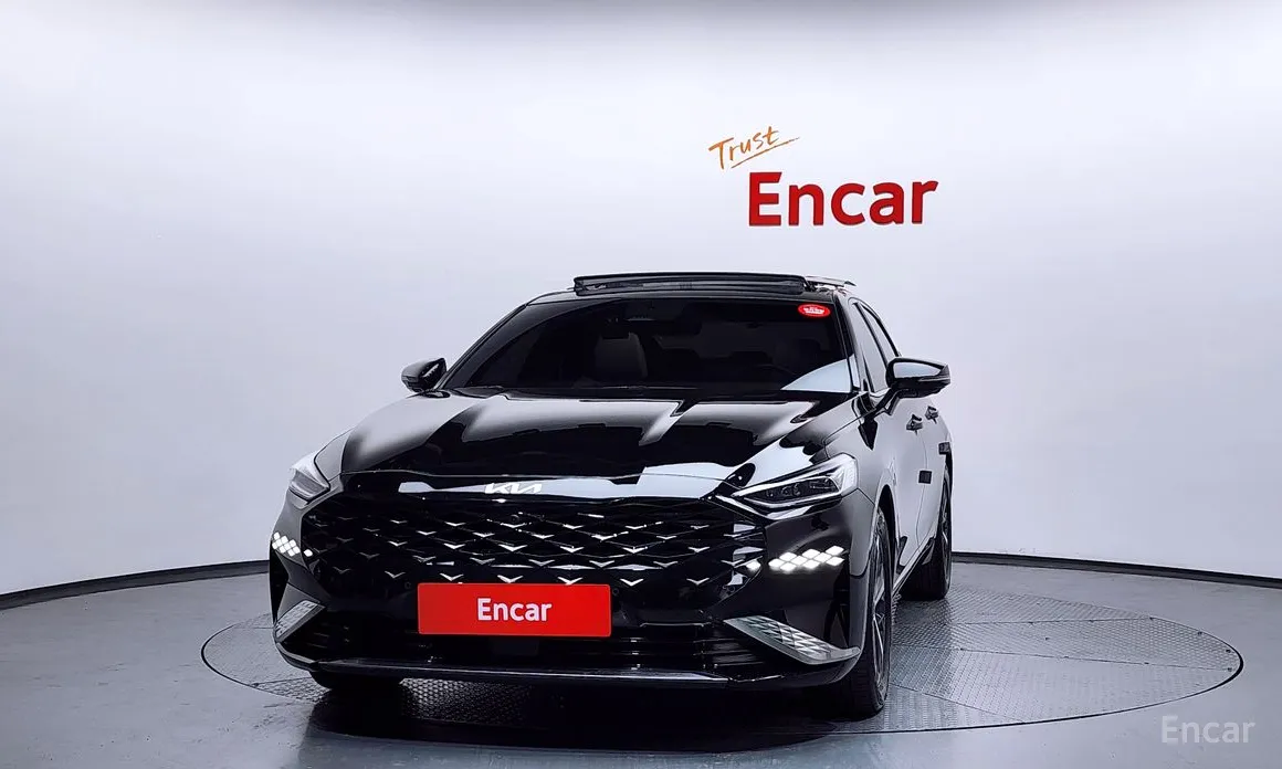 Photo 3 - Kia K8