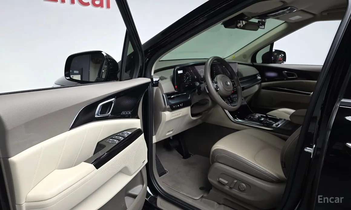 Фото 10 - Kia Carnival