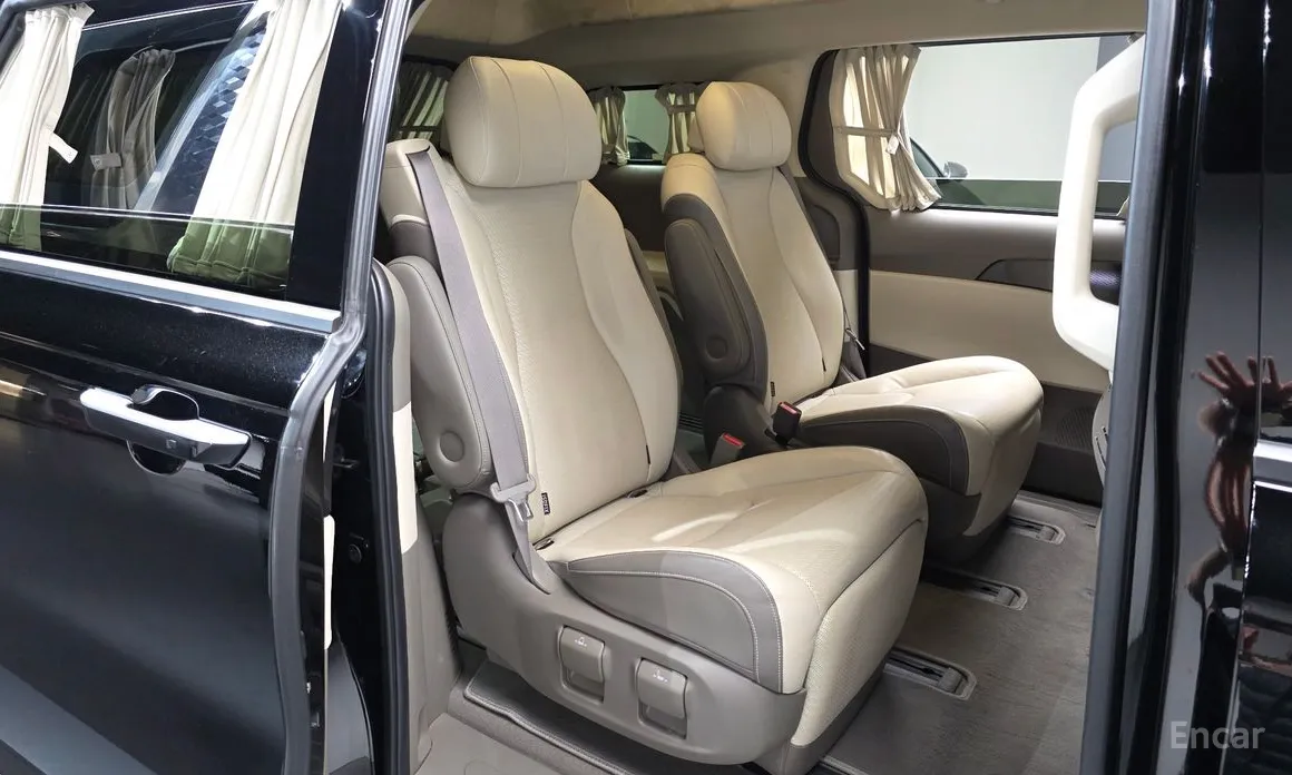Фото 11 - Kia Carnival