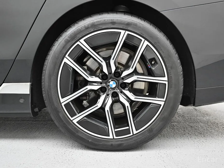 BMW i7 2022 eDrive 50 M Sport
