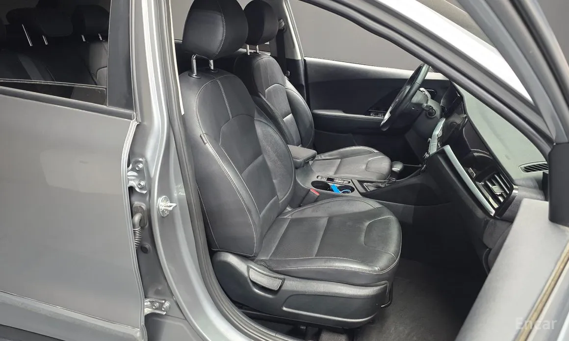 Фото 12 - Kia Niro