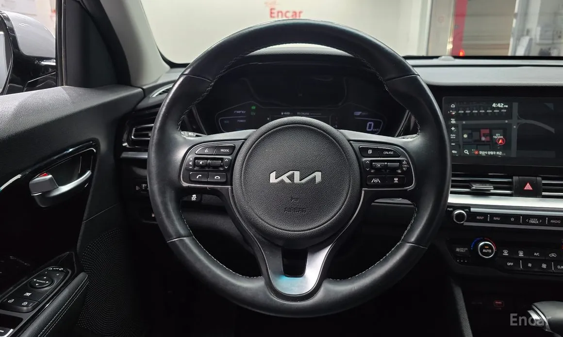 Фото 13 - Kia Niro