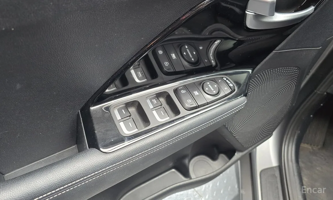 Фото 14 - Kia Niro