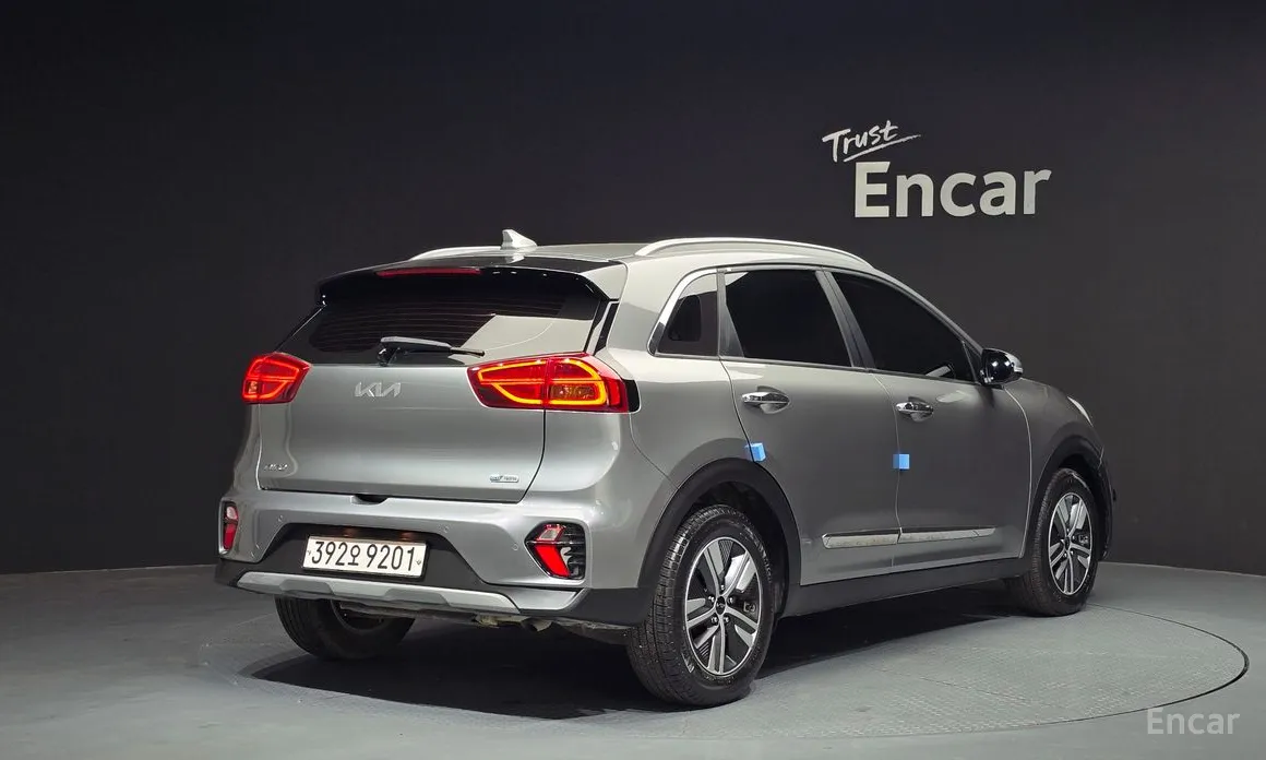 Фото 2 - Kia Niro