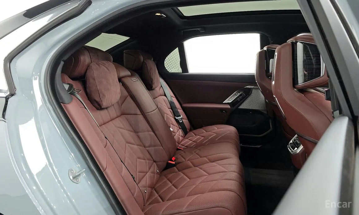 BMW 7 Series 2022 740d xDrive M Sport
