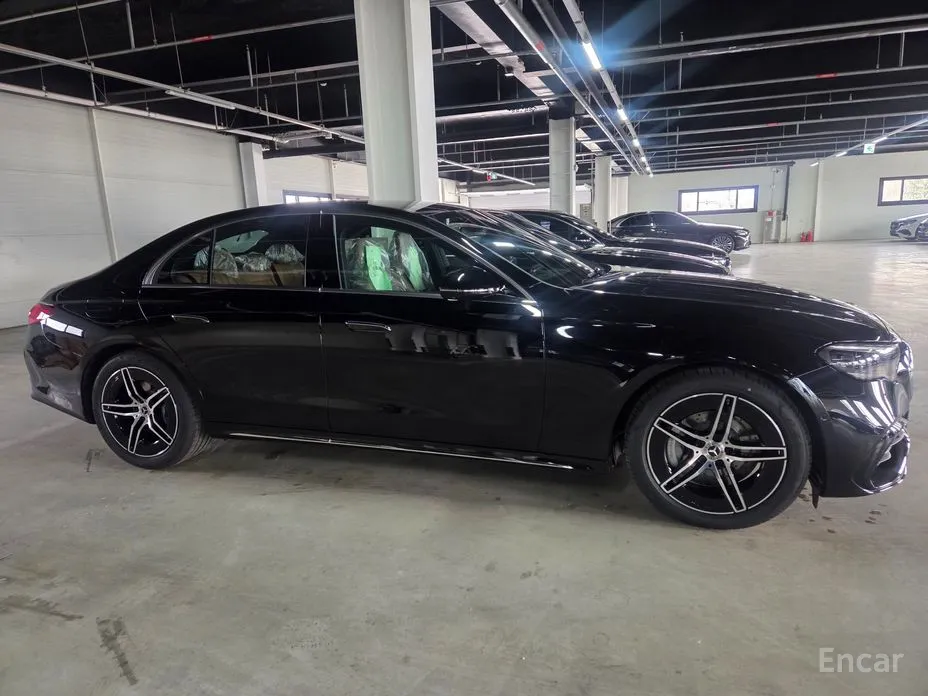 Mercedes-Benz E-Class 2024 E300 4MATIC AMG Line