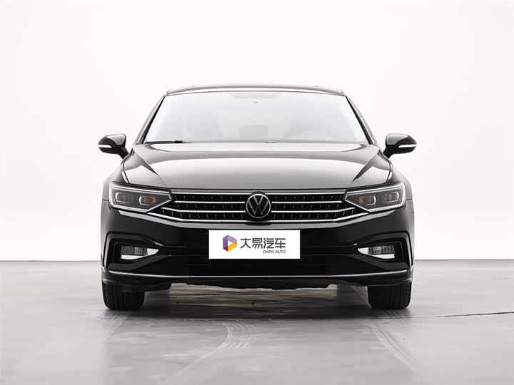 Photo 2 - Volkswagen Magotan