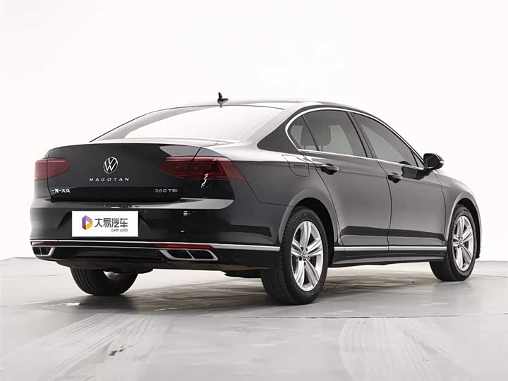 Photo 3 - Volkswagen Magotan