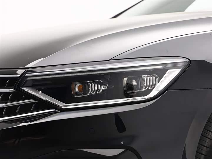 Photo 7 - Volkswagen Magotan
