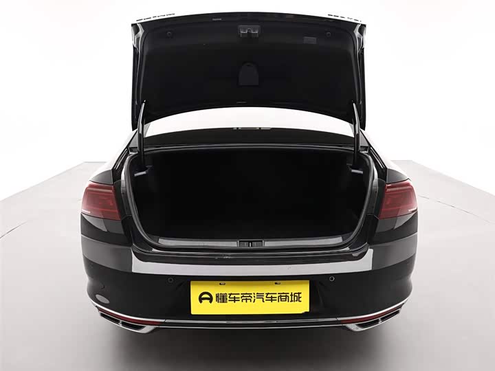 Photo 9 - Volkswagen Magotan