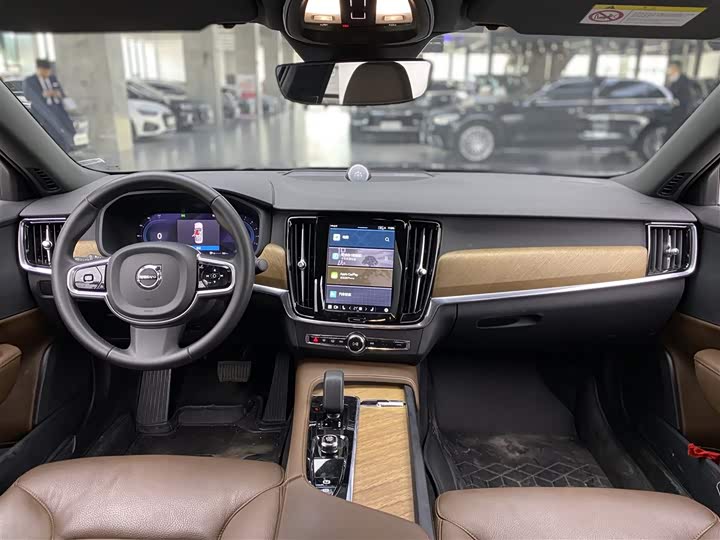 Volvo S90 2025 2025款 B5 智逸豪华版