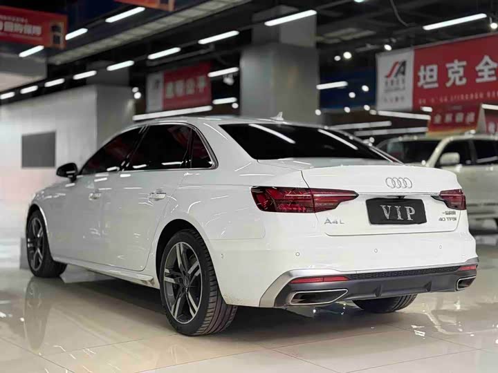 Фото 7 - Audi A4L