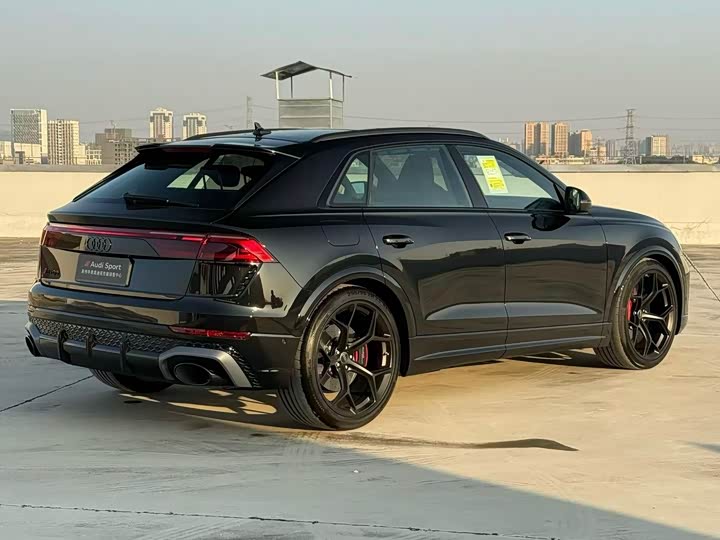 2025 Audi RS Q8